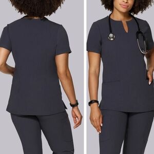 Mandala notch neck 5 pockets scrub top